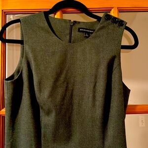 Beautiful Banana Redress for work or formal event.perfect condition. Size 6